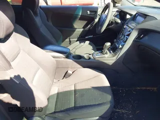 2015 Hyundai Genesis Coupe 3.8L Base с VIN KMHHT6KJ8FU128972, выставлен на аукционе IAAI как лот 41960045 с пробегом 106 181 миль миль и . История ставок и продаж доступна на DreamBid. Изображение 5.