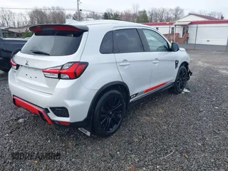 2023 Mitsubishi Outlander ES z VIN JA4ARUAUXPU007733, wystawiony jako IAAI lot #41899000 z przebiegiem 12 612 mil mil oraz . Historia ofert i sprzedaży dostępna na DreamBid. Obrazek 4.