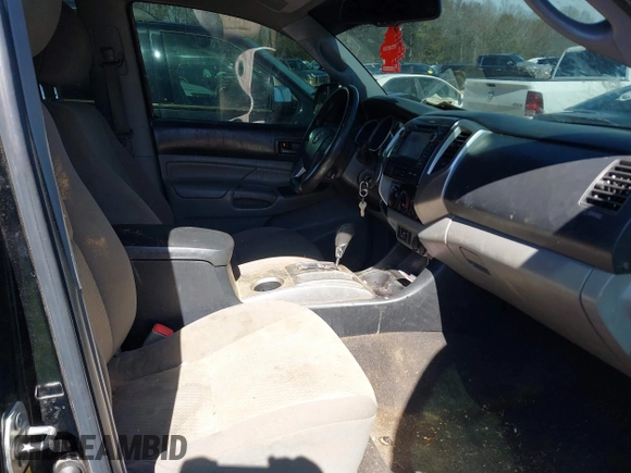 2013 Toyota Tacoma with VIN 3TMLU4EN3DM106670, listed as a IAAI auction lot 41696618 with 176,353 mi miles and . Bid and sale history available at DreamBid. Image 5.