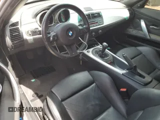 2007 BMW Z4 M z VIN 5UMBT93577LY53284, wystawiony jako Copart lot #65603564 z przebiegiem 81 650 mil mil oraz Czysty tytuł • Clean title. Historia ofert i sprzedaży dostępna na DreamBid. Obrazek 8.