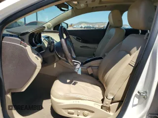 2012 Buick LaCrosse Premium 1 z VIN 1G4GD5ER3CF275477, wystawiony jako Copart lot #61025545 z przebiegiem 139 252 mil mil oraz Szkoda całkowita • Salvage title. Historia ofert i sprzedaży dostępna na DreamBid. Obrazek 7.