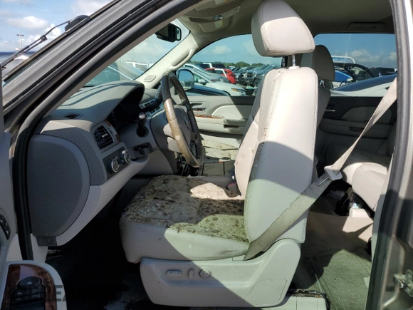 2008 Chevrolet Avalanche LTZ with VIN 3GNFK12398G261286, listed as a Copart auction lot 75124334 with Not Provided miles and Salvage Title. Bid and sale history available at DreamBid. Image 7.