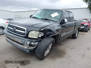 2001 Toyota Tundra SR5 with VIN 5TBRT34181S197753, listed as a IAAI auction lot 42064862 with 261,523 mi miles. Bid and sale history available at carsss.com. Image 6.