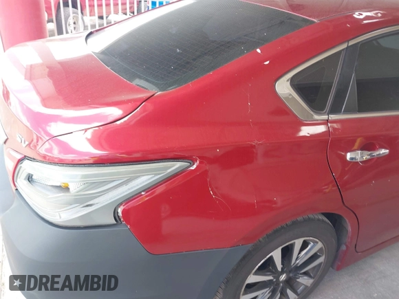 2018 Nissan Altima 2.5 S with VIN 1N4AL3AP5JC212083, listed as a IAAI auction lot 42181501 with 112,031 mi miles. Bid and sale history available at carsss.com. Image 18.