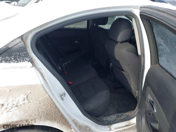 2015 Chevrolet Cruze LT with VIN 1G1PC5SB2F7101793, listed as a IAAI auction lot 41641996 with 134,666 mi miles. Bid and sale history available at carsss.com. Image 8.