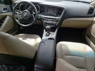2014 Kia Optima EX z VIN 5XXGN4A7XEG343052, wystawiony jako Copart lot #56757305 z przebiegiem 210 678 mil mil oraz Tytuł czysty. Historia ofert i sprzedaży dostępna na DreamBid. Obrazek 8.