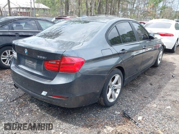 2013 BMW 3 Series 328i with VIN WBA3C1G50DNN93327, listed as a IAAI auction lot 41865009 with 175,371 mi miles and . Bid and sale history available at carsss.com. Image 4.