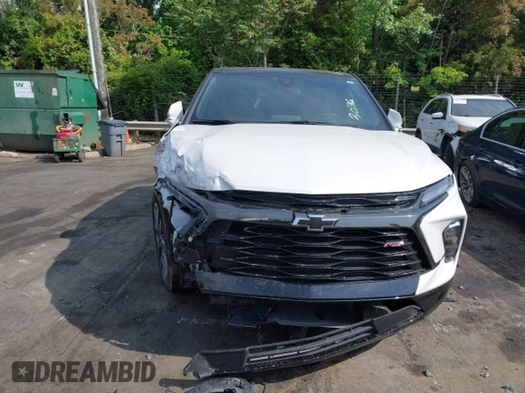 2024 Chevrolet Blazer RS z VIN 3GNKBKRSXRS143036, wystawiony jako IAAI lot #42117715 z przebiegiem 16 093 mil mil oraz . Historia ofert i sprzedaży dostępna na DreamBid. Obrazek 12.