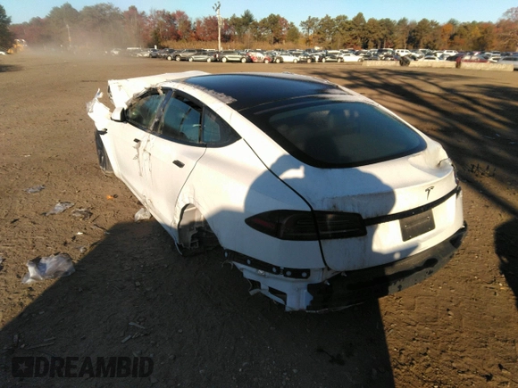 2022 Tesla Model S with VIN 5YJSA1E54NF488023, listed as a IAAI auction lot 36074023 with 200 mi miles and . Bid and sale history available at DreamBid. Image 3.