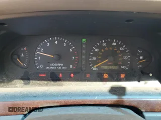1998 Toyota Avalon XL with VIN 4T1BF18BXWU228989, listed as a Copart auction lot 53821495 with 157,209 mi miles and Salvage Title. Bid and sale history available at DreamBid. Image 9.