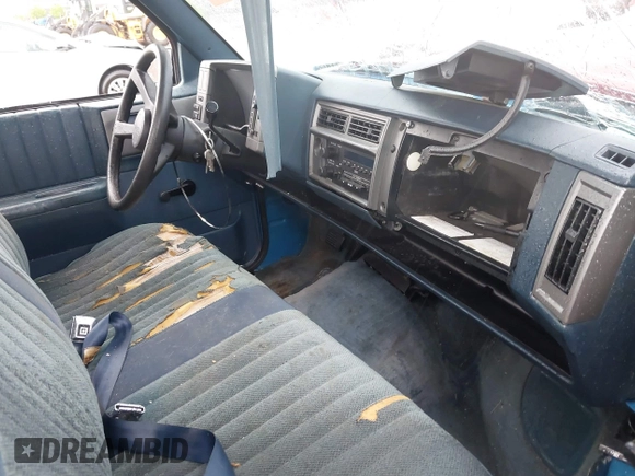 1992 GMC Sonoma z VIN 1GTCS14A9N8529102, wystawiony jako IAAI lot #42268788 z przebiegiem 83 781 mil mil oraz . Historia ofert i sprzedaży dostępna na DreamBid. Obrazek 5.