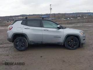 2018 Jeep Compass Latitude with VIN 3C4NJDBB2JT298810, listed as a IAAI auction lot 41497189 with 111,013 mi miles. Bid and sale history available at carsss.com. Image 13.