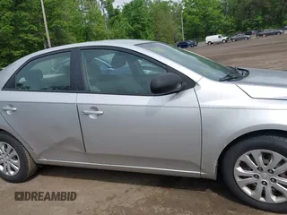 2013 Kia Forte LX z VIN KNAFT4A29D5724932, wystawiony jako IAAI lot #42187065 z przebiegiem Nie podano mil oraz . Historia ofert i sprzedaży dostępna na DreamBid. Obrazek 12.