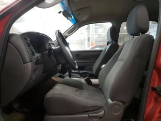 2006 Mazda Tribute i with VIN 4F2YZ02Z16KM02563, listed as a Copart auction lot 75724264 with 177,486 mi miles and Clean Title. Bid and sale history available at carsss.com. Image 7.