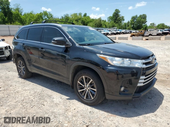 2017 Toyota Highlander XLE with VIN 5TDJZRFH0HS467343, listed as a Copart auction lot 62111325 with 119,629 mi miles and Salvage title. Bid and sale history available at DreamBid. Image 4.