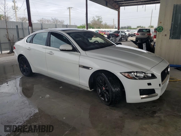 2017 Jaguar XF 35t Premium with VIN SAJBD4BV4HCY44941, listed as a Copart auction lot 62869184 with 65,914 mi miles and Salvage Title. Bid and sale history available at carsss.com. Image 4.
