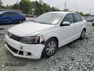 2013 Volkswagen Jetta Sedan SE with VIN 3VWDP7AJ4DM205057, listed as a Copart auction lot 53353595 with 198,500 mi miles and Salvage Title. Bid and sale history available at carsss.com. Image 1.