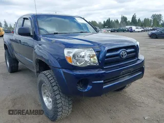 2005 Toyota Tacoma z VIN 5TEUU42NX5Z071204, wystawiony jako IAAI lot #42375147 z przebiegiem 196 158 mil mil oraz . Historia ofert i sprzedaży dostępna na DreamBid. Obrazek 6.