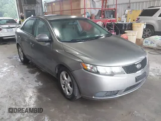 2010 Kia Forte EX z VIN KNAFU4A2XA5297964, wystawiony jako IAAI lot #42359633 z przebiegiem 191 885 mil mil oraz . Historia ofert i sprzedaży dostępna na DreamBid. Obrazek 1.