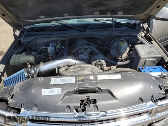 2001 Chevrolet Suburban LS with VIN 1GNFK16T91J309528, listed as a Copart auction lot 58804824 with 197,608 mi miles and Salvage Title. Bid and sale history available at carsss.com. Image 12.