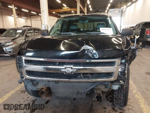 2009 Chevrolet Silverado 1500 LT with VIN 3GCEK23329G114477, listed as a IAAI auction lot 41653641 with 163,105 mi miles and . Bid and sale history available at DreamBid. Image 12.