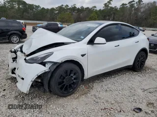 2024 Tesla Model Y Long Range with VIN 7SAYGDEE1RA234401, listed as a Copart auction lot 44199495 with 17,900 mi miles and Clean Title. Bid and sale history available at DreamBid. Image 1.