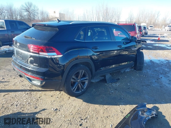 2020 Volkswagen Atlas SE with VIN 1V21E2CA9LC225525, listed as a IAAI auction lot 41742619 with 71,185 mi miles and . Bid and sale history available at DreamBid. Image 4.