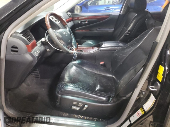2011 Lexus LS 460 z VIN JTHCL5EF7B5009748, wystawiony jako Copart lot #43525565 z przebiegiem 215 040 mil mil oraz Szkoda całkowita • Salvage title. Historia ofert i sprzedaży dostępna na DreamBid. Obrazek 7.