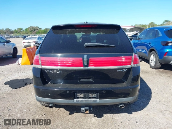 2009 Lincoln MKX z VIN 2LMDU68C29BJ05870, wystawiony jako IAAI lot #41732538 z przebiegiem 94 227 mil mil oraz . Historia ofert i sprzedaży dostępna na DreamBid. Obrazek 17.