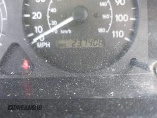2000 Chevrolet Prizm LSi z VIN 1Y1SK5285YZ407771, wystawiony jako IAAI lot #42240643 z przebiegiem 237 408 mil mil oraz . Historia ofert i sprzedaży dostępna na DreamBid. Obrazek 7.