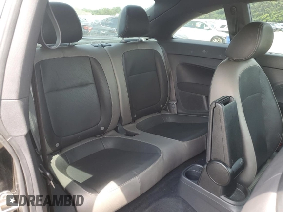 2015 Volkswagen Beetle Fleet Edition with VIN 3VWF17ATXFM645590, listed as a Copart auction lot 58234745 with 128,469 mi miles and Salvage title. Bid and sale history available at DreamBid. Image 10.