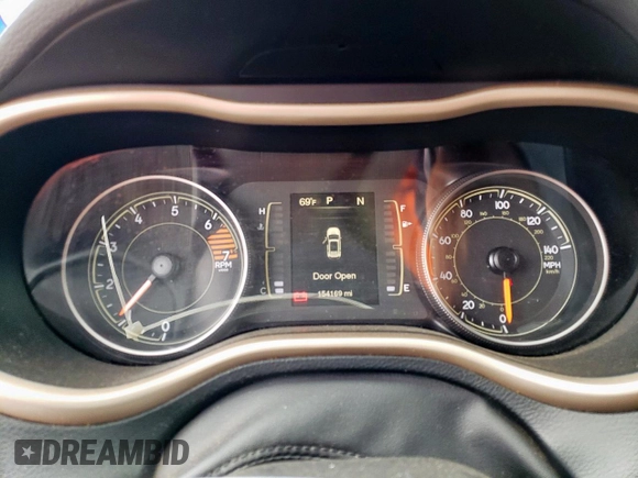 2017 Jeep Cherokee Latitude with VIN 1C4PJLCB8HW548492, listed as a Copart auction lot 59744875 with 154,169 mi miles and Clean title. Bid and sale history available at DreamBid. Image 9.