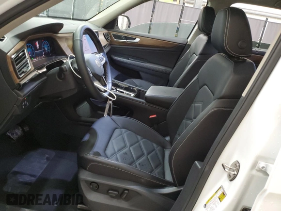 2025 Volkswagen Atlas SE z VIN 1V2HR2CA8SC502389, wystawiony jako Copart lot #51980025 z przebiegiem 10 753 mil mil oraz Czysty tytuł • Clean title. Historia ofert i sprzedaży dostępna na DreamBid. Obrazek 7.