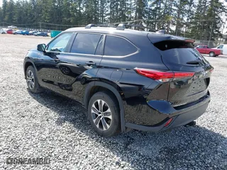 2023 Toyota Highlander L with VIN 5TDKDRBH4PS028847, listed as a IAAI auction lot 41803322 with 31,853 mi miles. Bid and sale history available at carsss.com. Image 3.