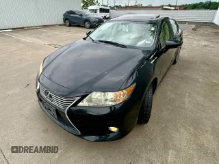 2013 Lexus ES 4dr Sdn with VIN JTHBK1GG9D2074280, listed as a Copart auction lot 55184425 with 232,217 mi miles and Clean Title. Bid and sale history available at carsss.com. Image 2.