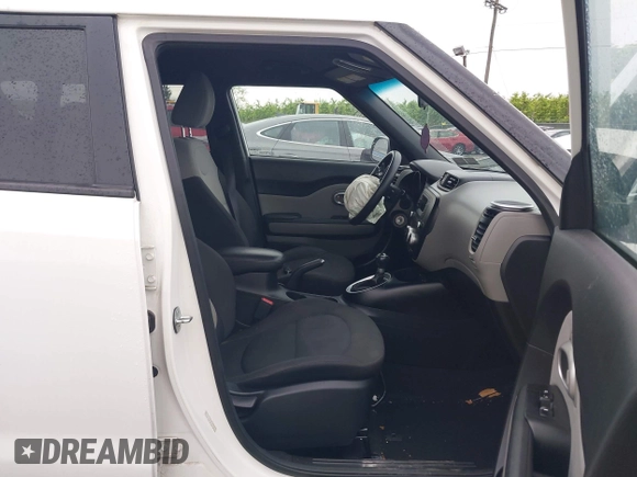 2015 Kia Soul z VIN KNDJN2A20F7125131, wystawiony jako IAAI lot #42231466 z przebiegiem 138 003 mil mil oraz . Historia ofert i sprzedaży dostępna na DreamBid. Obrazek 5.