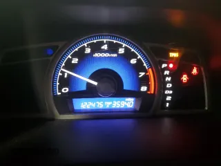 2008 Honda Civic EX-L z VIN 2HGFG12908H512633, wystawiony jako Copart lot #57243515 z przebiegiem 122 475 mil mil oraz Nie do naprawy • Non repairable. Historia ofert i sprzedaży dostępna na DreamBid. Obrazek 9.