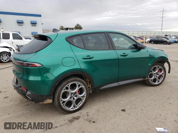 2024 Alfa Romeo Tonale Veloce z VIN ZASPATDW7R3055525, wystawiony jako Copart lot #45515505 z przebiegiem 4 503 mil mil oraz Szkoda całkowita • Salvage title. Historia ofert i sprzedaży dostępna na DreamBid. Obrazek 3.