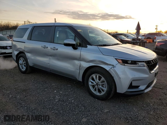 2023 Kia Carnival LX with VIN KNDNB4H32P6256041, listed as a Copart auction lot 82295804 with 30,316 mi miles and Salvage Title. Bid and sale history available at carsss.com. Image 4.