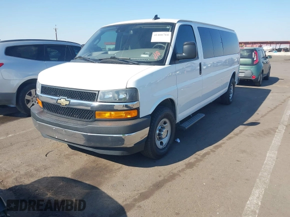 2020 Chevrolet Express Passenger LT z VIN 1GAZGPFG0L1246277, wystawiony jako IAAI lot #41466764 z przebiegiem 270 954 mil mil oraz . Historia ofert i sprzedaży dostępna na DreamBid. Obrazek 17.