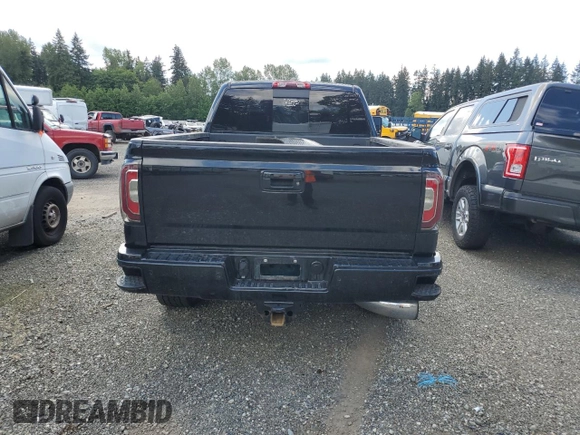 2015 GMC Sierra 2500HD Denali z VIN 1GT120E82FF160626, wystawiony jako Copart lot #57807735 z przebiegiem 193 495 mil mil oraz Szkoda całkowita • Salvage title. Historia ofert i sprzedaży dostępna na DreamBid. Obrazek 6.