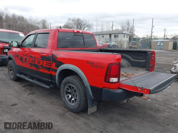2016 Ram 1500 Rebel z VIN 1C6RR7YT3GS307866, wystawiony jako IAAI lot #42008912 z przebiegiem 65 556 mil mil oraz . Historia ofert i sprzedaży dostępna na DreamBid. Obrazek 3.