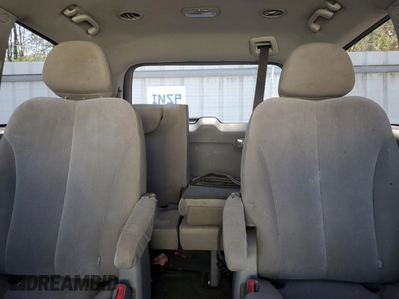 2011 Kia Sedona LX with VIN KNDMG4C78B6366382, listed as a Copart auction lot 55612085 with 385,336 mi miles and Clean Title. Bid and sale history available at carsss.com. Image 10.