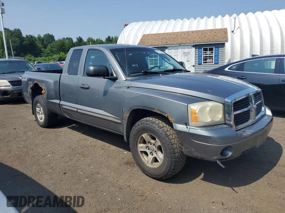 2005 Dodge Dakota SLT with VIN 1D7HW42N05S140228, listed as a Copart auction lot 62136055 with 191,663 mi miles and Clean title. Bid and sale history available at DreamBid. Image 4.