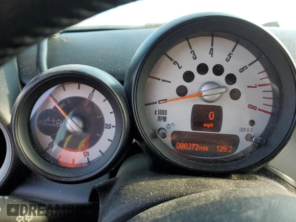 2013 MINI Convertible z VIN WMWZN3C59DT266152, wystawiony jako Copart lot #83379704 z przebiegiem 88 272 mil mil oraz Szkoda całkowita • Salvage title. Historia ofert i sprzedaży dostępna na DreamBid. Obrazek 9.