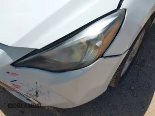 2017 Toyota Yaris z VIN 3MYDLBYV9HY183860, wystawiony jako IAAI lot #42060165 z przebiegiem 191 321 mil mil oraz . Historia ofert i sprzedaży dostępna na DreamBid. Obrazek 17.