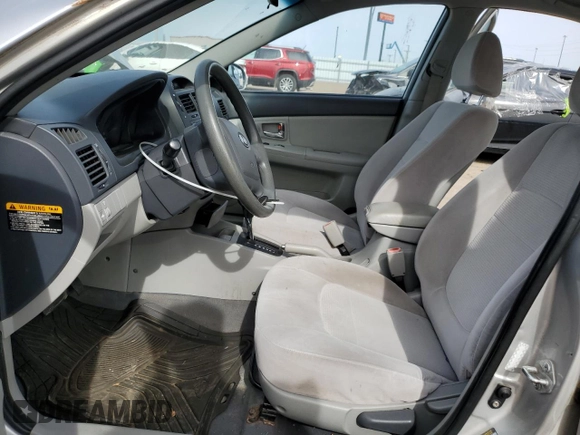 2008 Kia Spectra EX z VIN KNAFE121185541321, wystawiony jako Copart lot #55216295 z przebiegiem 120 833 mil mil oraz Szkoda całkowita • Salvage title. Historia ofert i sprzedaży dostępna na DreamBid. Obrazek 7.