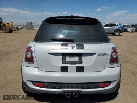2010 MINI Hardtop S with VIN WMWMF7C53ATZ71927, listed as a Copart auction lot 60350125 with 110,385 mi miles and Clean title. Bid and sale history available at DreamBid. Image 6.