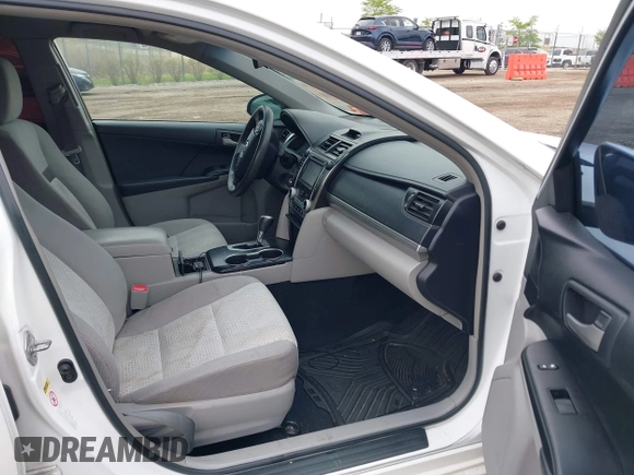 2012 Toyota Camry L z VIN 4T1BF1FKXCU525596, wystawiony jako IAAI lot #42076132 z przebiegiem 197 164 mil mil oraz . Historia ofert i sprzedaży dostępna na DreamBid. Obrazek 5.