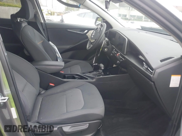 2023 Kia Niro LX with VIN KNDCP3LE5P5090549, listed as a IAAI auction lot 41874882 with 25,894 mi miles. Bid and sale history available at carsss.com. Image 5.